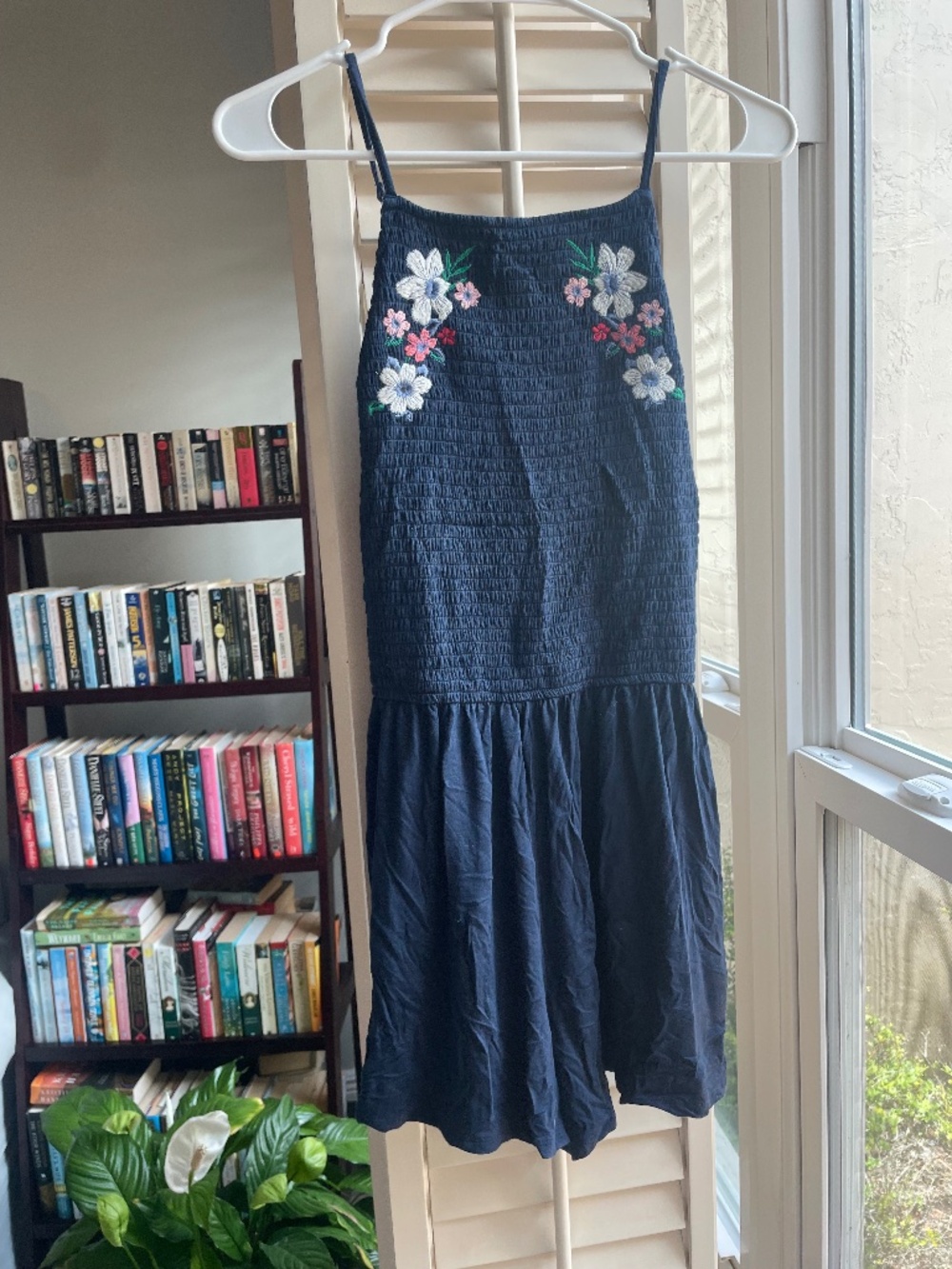 Hollister Navy Medium